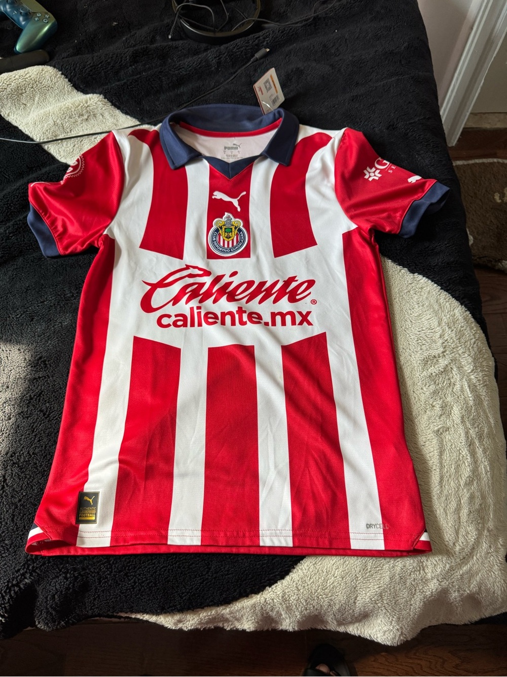 Puma Chivas 2023-2024 Soccer Jersey size small